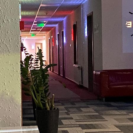 Only 15 Minutes To City Center, Free Secure Parking Budapest Exteriör bild