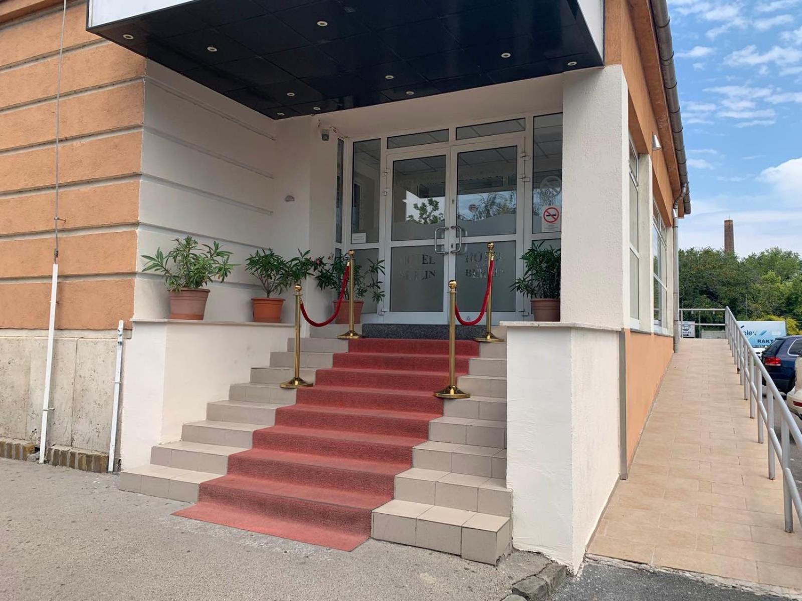 Only 15 Minutes To City Center, Free Secure Parking Budapest Exteriör bild