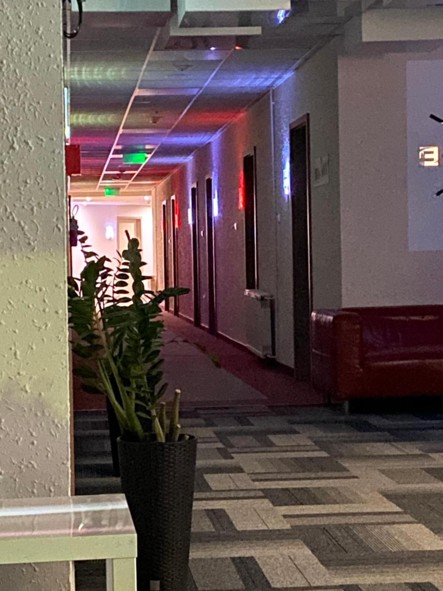 Only 15 Minutes To City Center, Free Secure Parking Budapest Exteriör bild